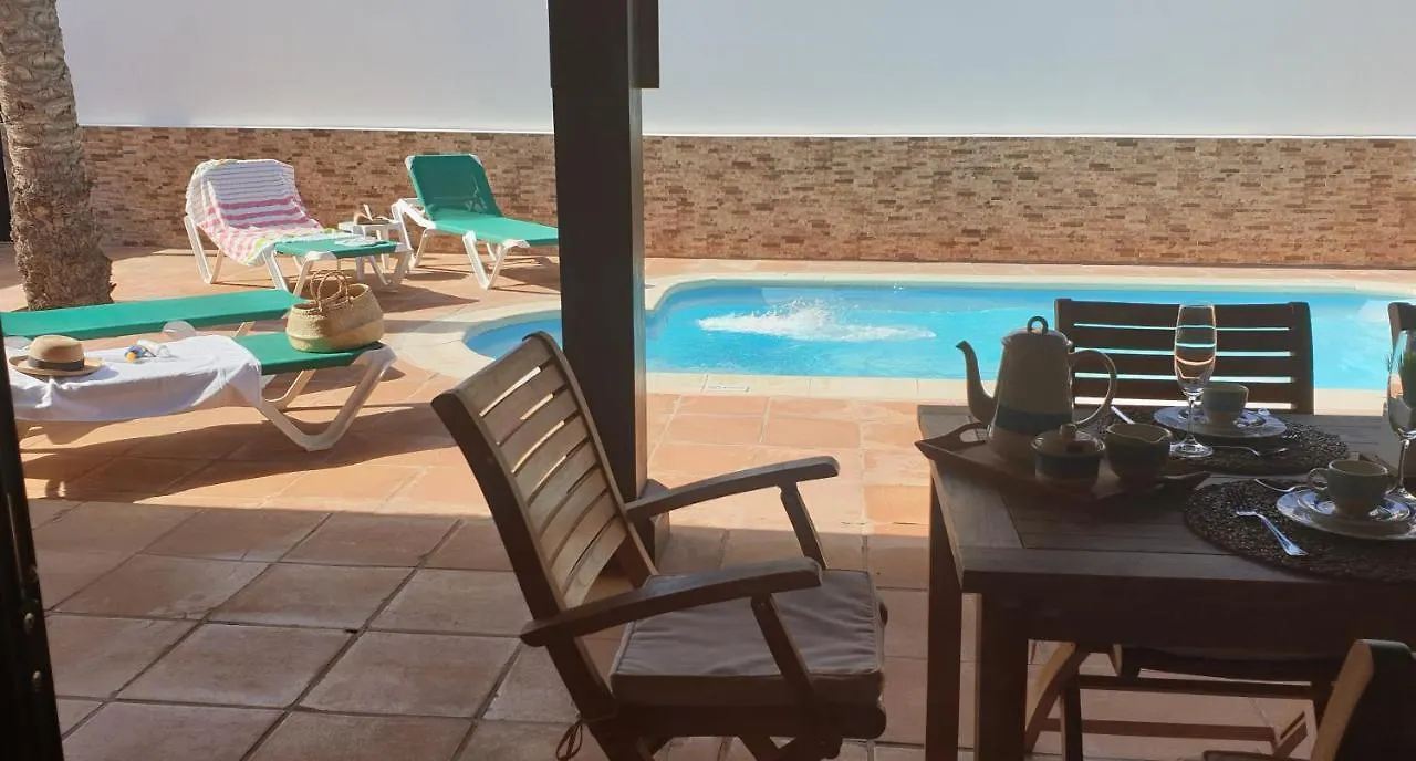 Villa Tamarindo 5 Corralejo 0*,